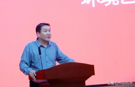 韩志孝主持活动。石光明/摄