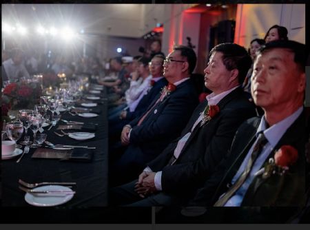 王长胜、黄晓枫、张训铭、王吉明等商会领导参加庆典