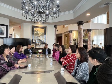 于忠霞会长、黄晓冬会长等女企业家座谈