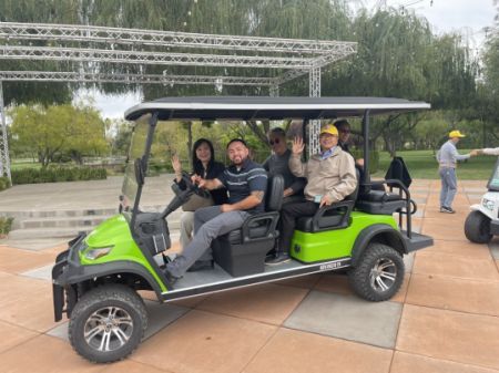 国庆基金会在庄园进行了现场考察、参观访问 国庆基金会在庄园进行了现场考察、参观访问