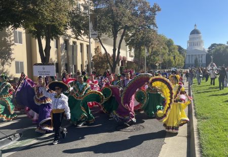 绚丽多姿的墨西哥民族舞蹈队 绚丽多姿的墨西哥民族舞蹈队