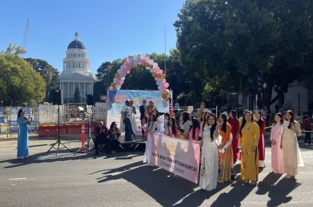 北加州越南青少年小姐队 北加州越南青少年小姐队