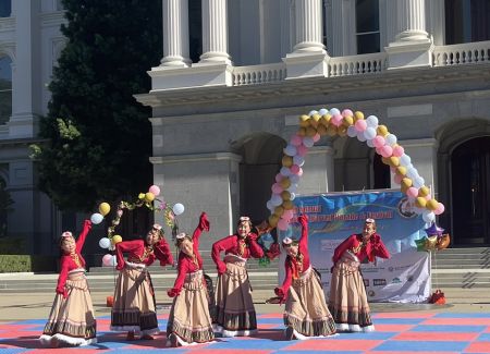中国民族舞表演 中国民族舞表演