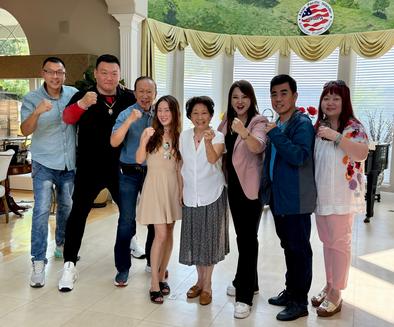 拳王张君龙拜访尹集成 共绘亚裔拳击新蓝图