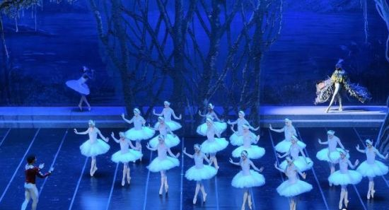 古巴国家芭蕾舞团福州献演《天鹅湖》