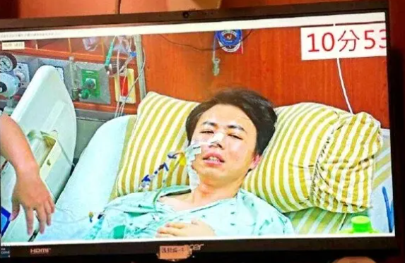 成大硕士捐肝救父经济陷困境企业家豪气付医疗费