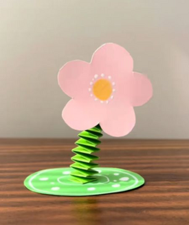 太可爱了，我太喜欢了!快给自己做一个摇头晃脑的小花朵摆在桌面，做法很简单，真的超治愈!