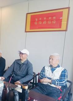 八旬归侨赤子心，念奴娇里见丹诚——梁兴栋先生寄语与战友唱和录